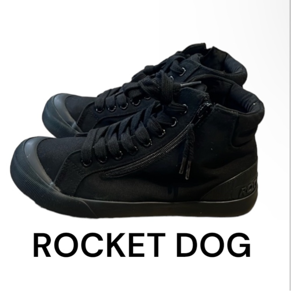 New authentic Rocket Dog black canvas high top sneakers sz 8 display
